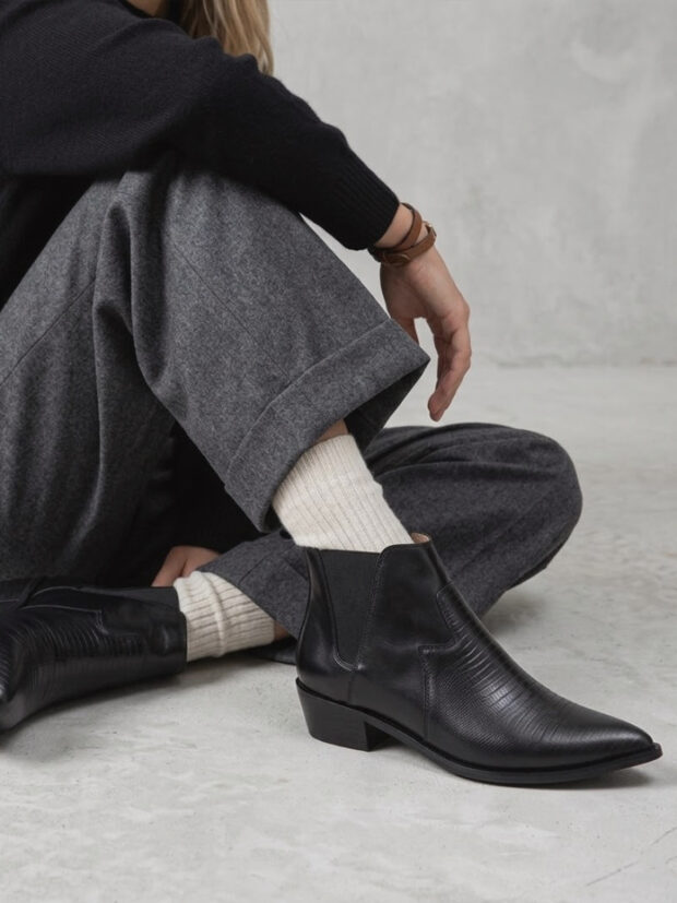 הלן שחור שטוח